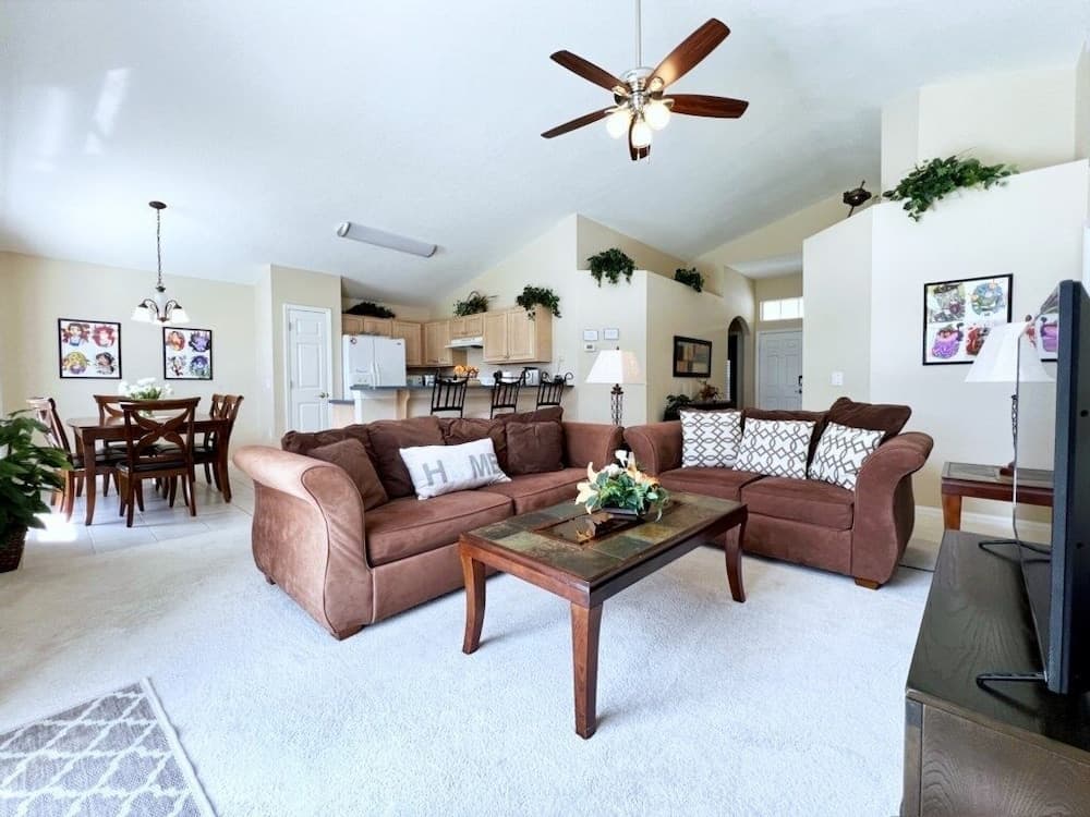 Cozy 3 Br 2 Bath Villa With Splash Pool-335kd 3 Bedroom Home by RedAwning