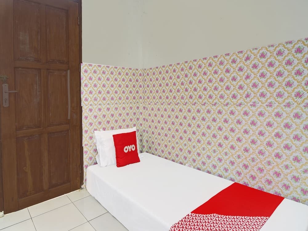 SPOT ON 91799 Sosonopan Homestay Near LANTAMAL VIII MANADO