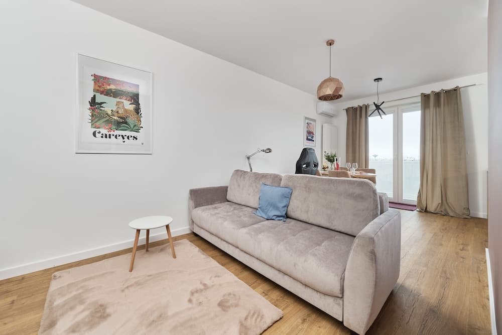Home Office Flat Miedziana by Renters