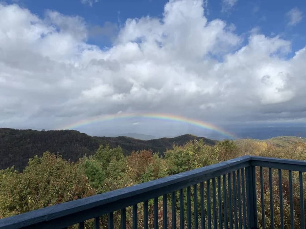 2 Master Suites _ Phenomenal Views - Alpine Summit