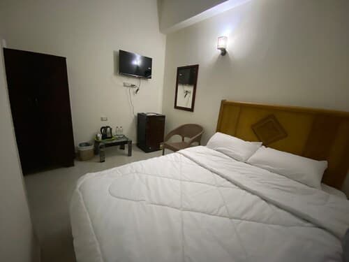 Sneferu Hotel
