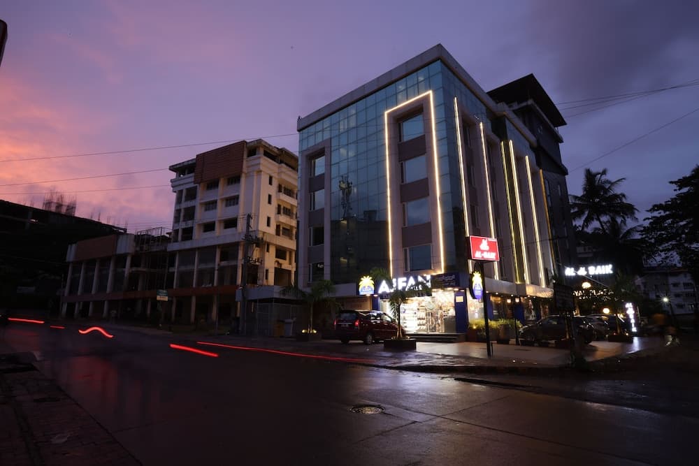 Royal Plaza Suites by RAK Rooms