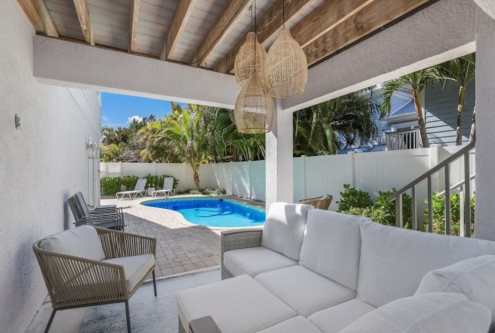 Sand N Sea 3 Bedroom Home by RedAwning