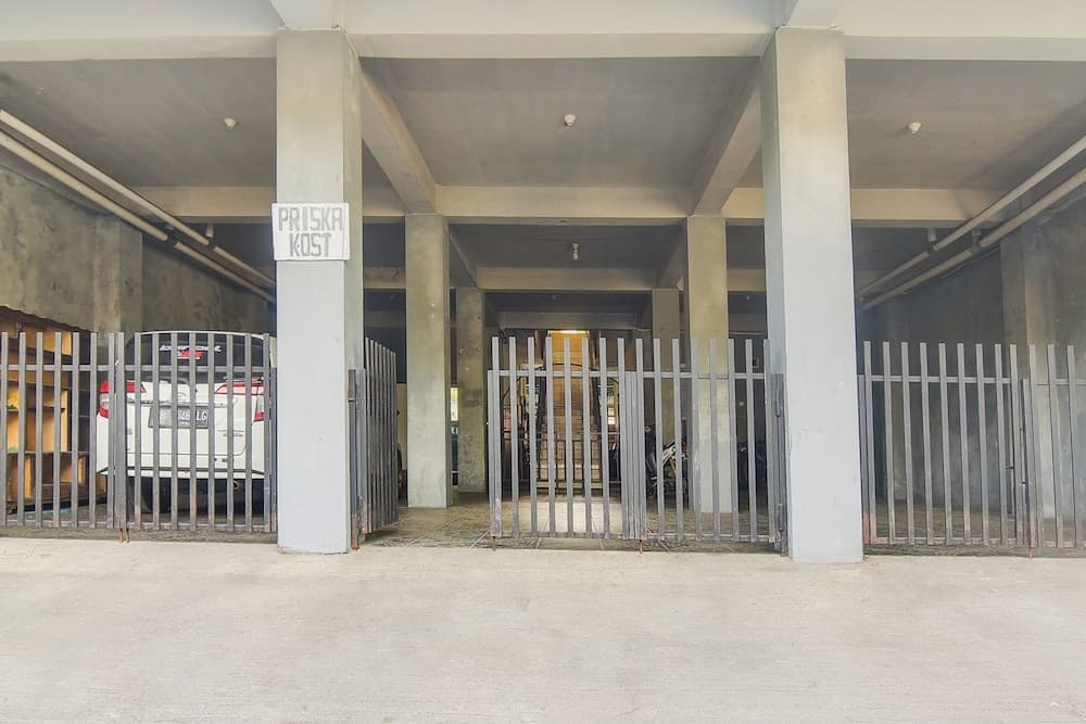 OYO 91755 Priska Kost Dan Homestay