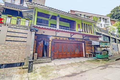 OYO Life 92127 Skyland Pasteur