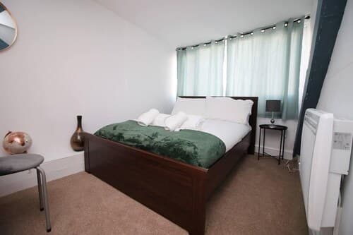 Swansea Retreat - 4 Bedroom Apartment