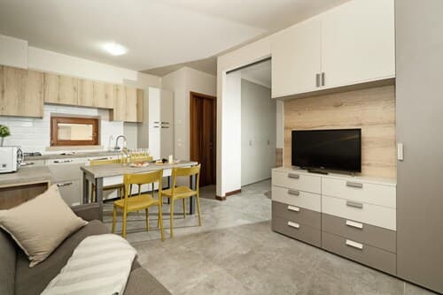 Lauri 0 18 by Wonderful Italy