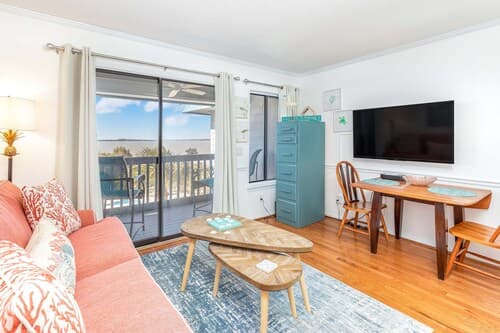 Beach Racquet A313 by Tybee Vacation Rentals