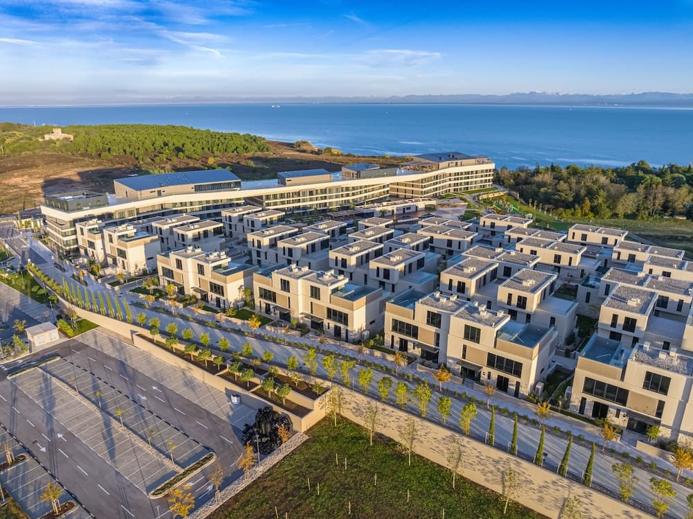 Petram Resort & Residences