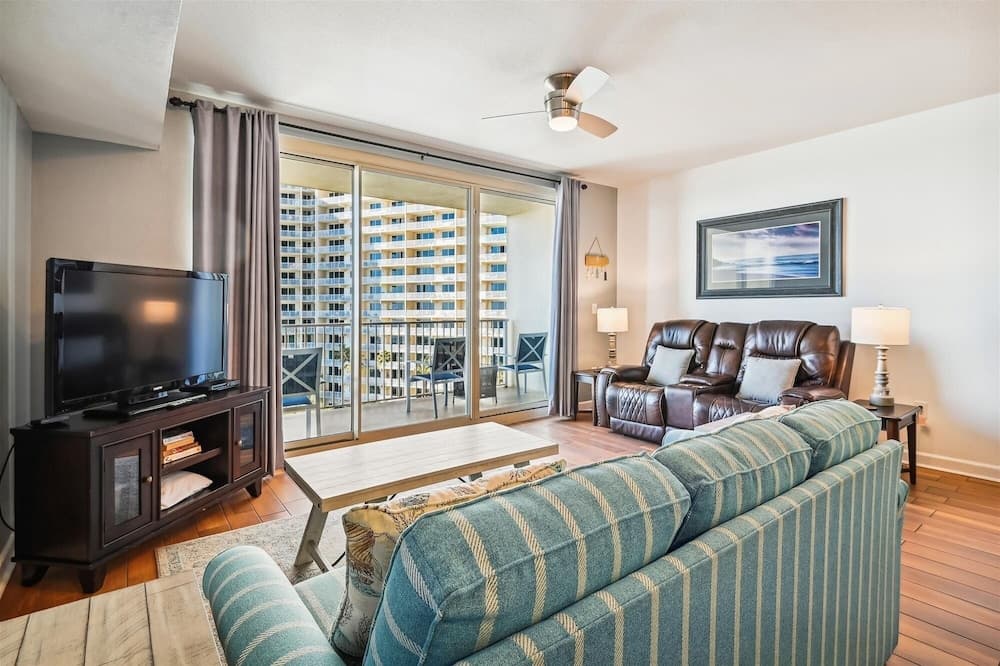 Shores Of Panama 726 - 1bd+bunks, Sleeps 6. Sunset View! Reserved Parking Space! Free Fun! 1 Bedroom Condo by RedAwning