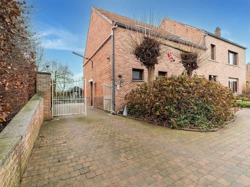 Zoutleeuw Home With Pool
