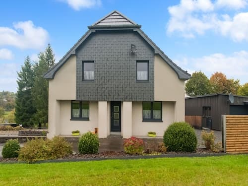 Holiday Home in Bullingen With Garden