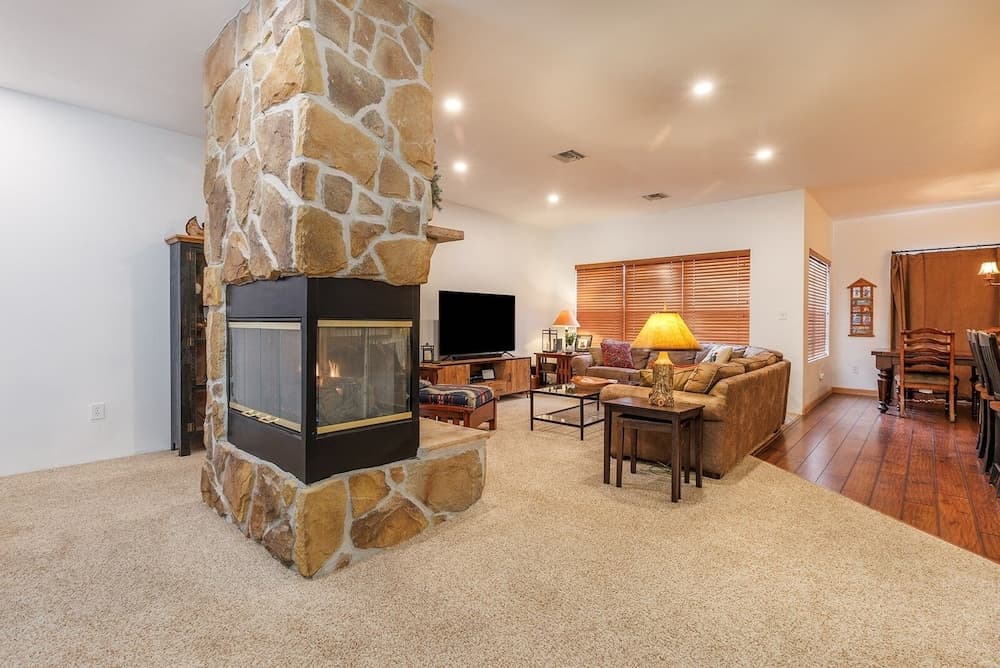Seven Springs 4 BR Premium Condo, Deck with Views by RedAwning - Save 10% on 3 Nights, 15% on 5 Nights!
