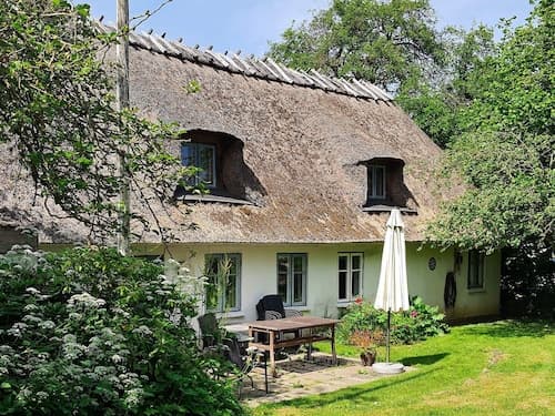 6 Person Holiday Home in Augustenborg