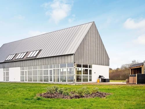 10 Person Holiday Home in Logstor-by Traum