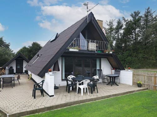 6 Person Holiday Home in Thyholm