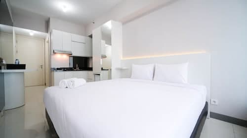 Nice And Comfy Studio At Supermall Mansion Apartment