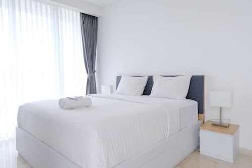 Best Deal Studio Room With Private Jaccuzi At Art Deco Apartment