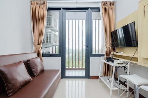 Comfort And Modern 2Br At Royal Heights Apartment