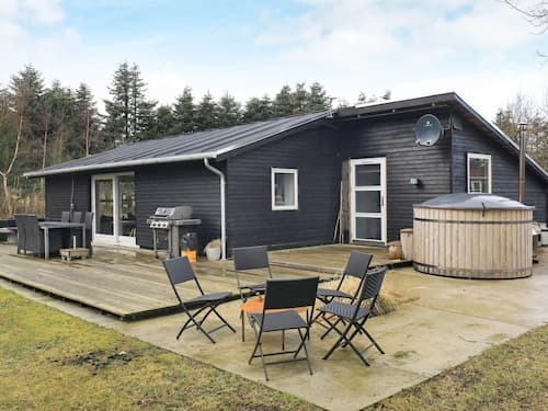 6 Person Holiday Home in Blokhus
