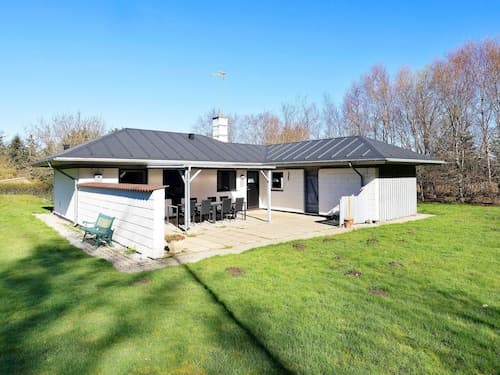 6 Person Holiday Home in Veslos