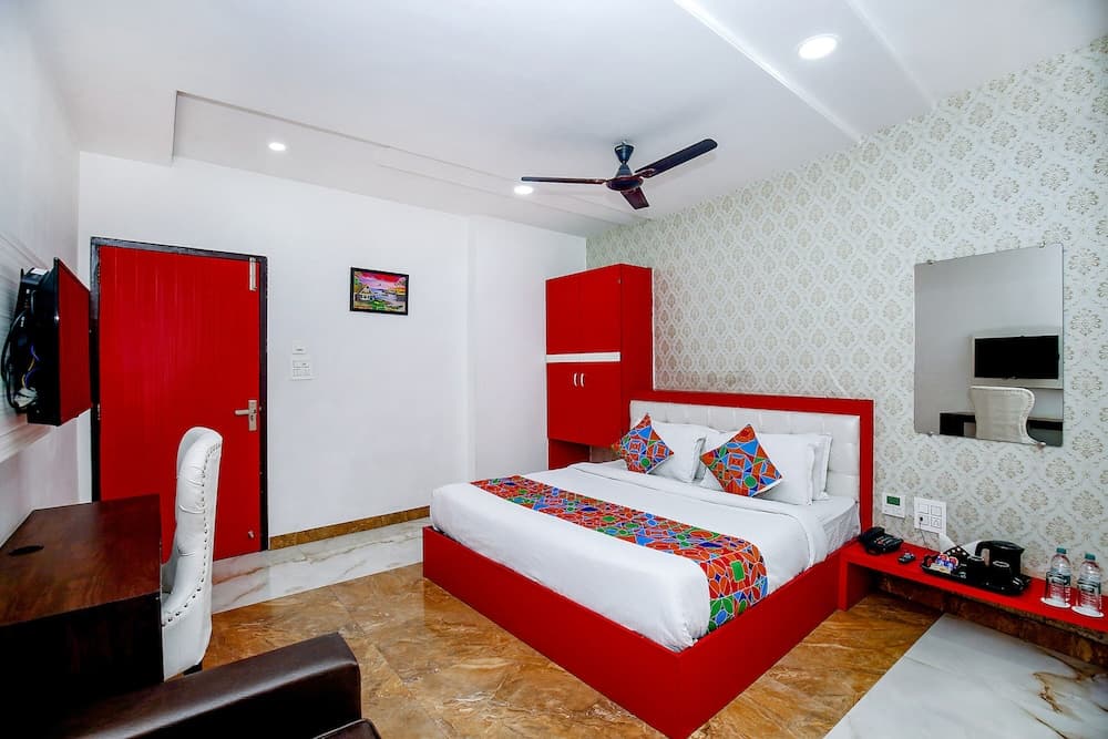 FabHotel Golden Temple Paradise 50 meters from golden temple