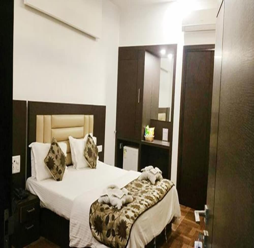 Fabhotel Arihant Inn