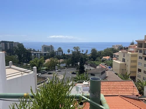 Inviting 3-bed Apartment in Funchal