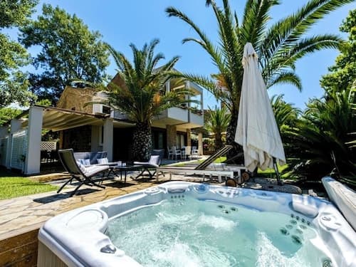 Escape to Paradise - Experience Luxury and Serenity at Villa Elina in Sithonia!