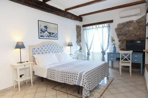 Room-central Room With Balcony And Amazi
