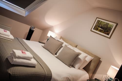 The Woodfalls Inn