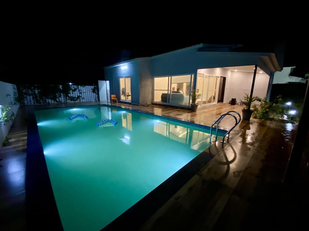 GoBravo 71: 2Bhk Farm with Pool & Garden Sector 150 Noida