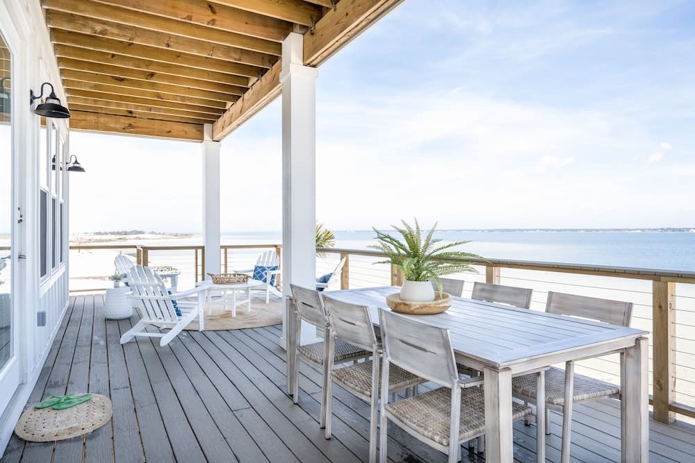 Isle Stay Awhile 5 Bedroom Home by RedAwning