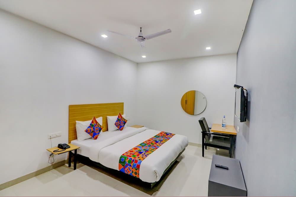 Fabhotel Premium Kashi
