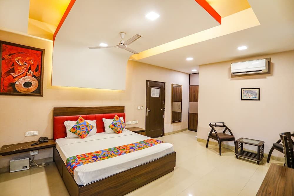 FabHotel Pine Tree