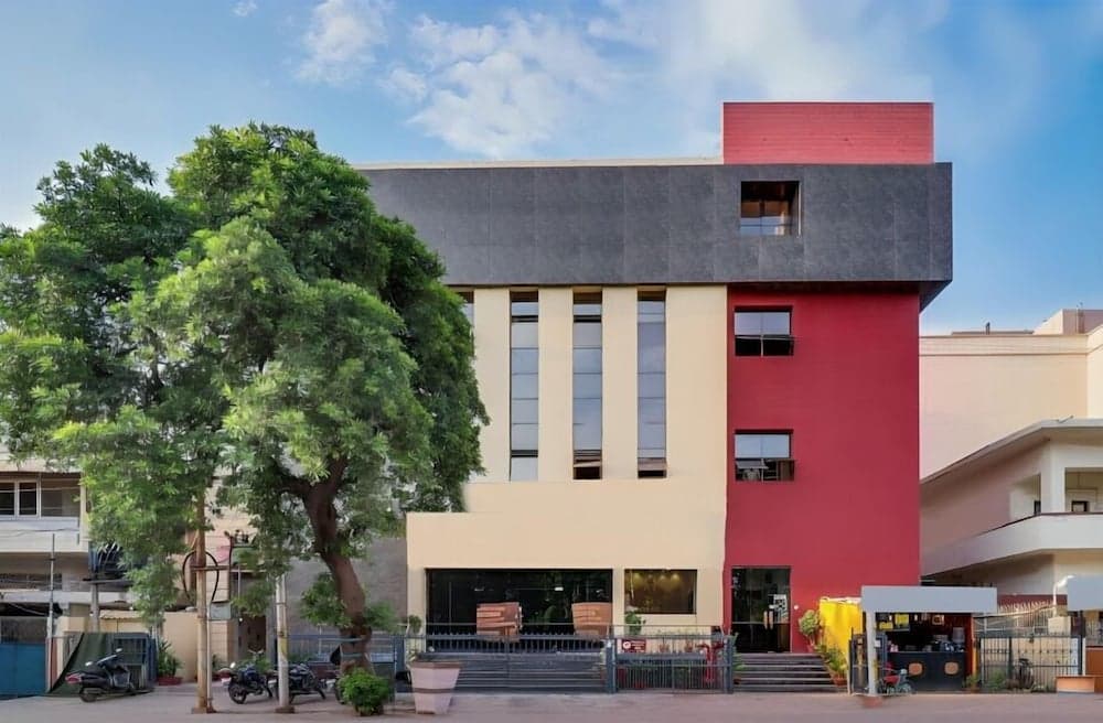 Hotel Bhagyaraj Palace - Best Hotel In Kanpur