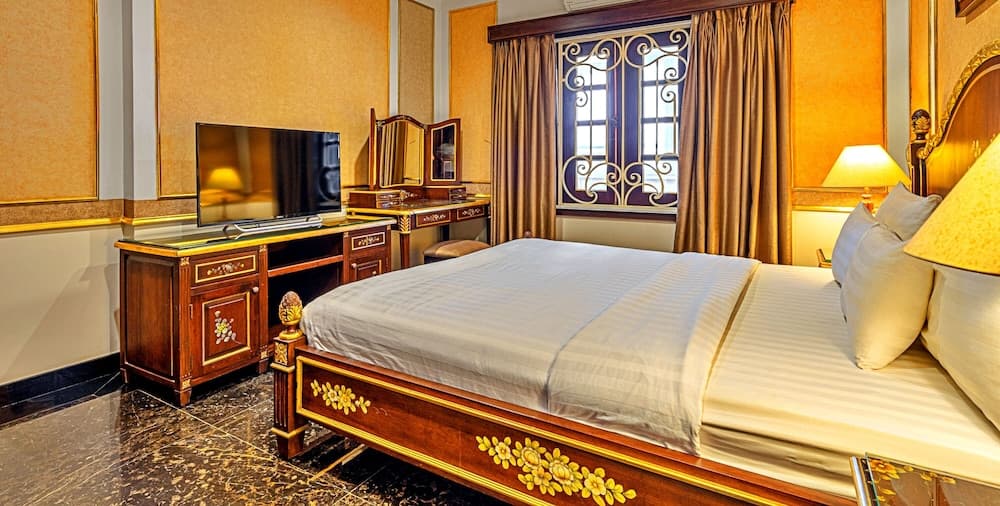 S79 Residences 345AB Apartment