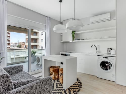 Sanders Old Port - Precious 1-bdr. Apt. w/ Balcony
