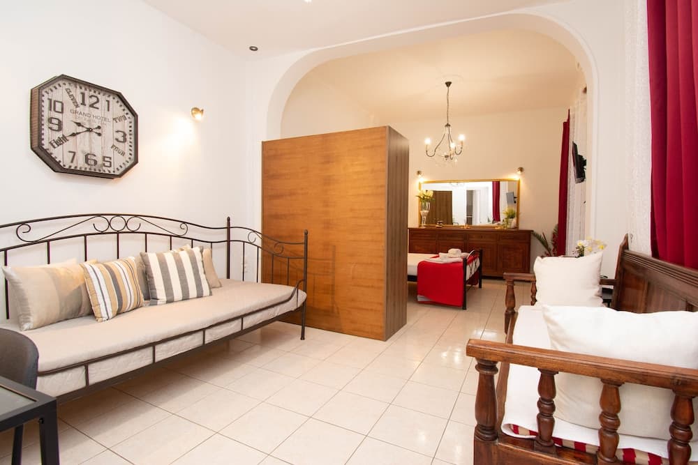 Athina Apartments