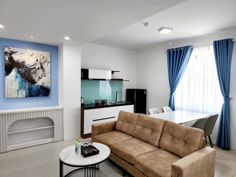 VALENTINO HOMESTAY