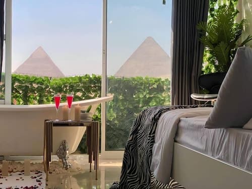 Samer stays pyramids view