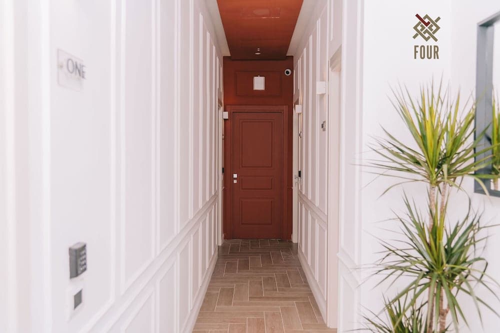 Four - Acanfora Suites