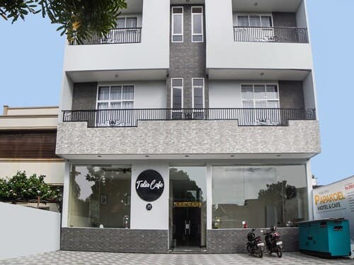Super OYO Capital O 92066 Papakoel Hotel & Cafe