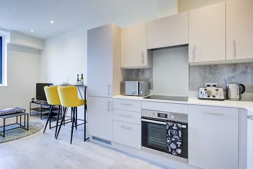 Beautiful 1-bed Apartment in Cheam, Sutton