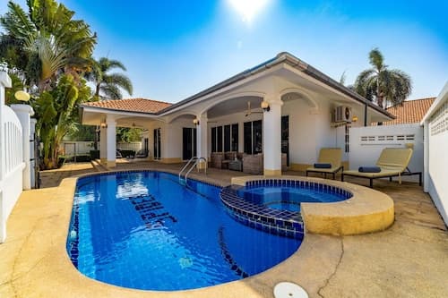 Private 4 Bedroom Pool Villa - NG411