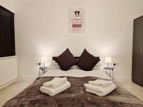 Modern Apartment in Uxbridge
