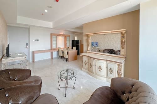 Nice 3Br Connected To Mall At Grand Sungkono Lagoon Apartment