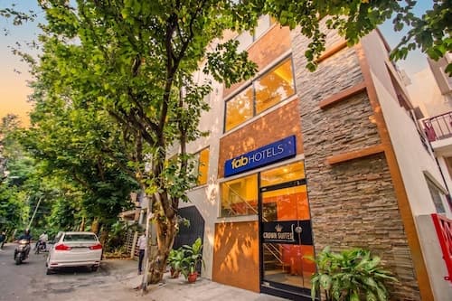 Fabhotel Crown Suites