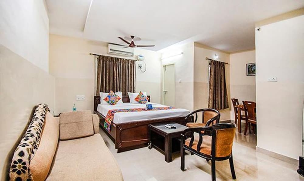 Fabhotel Aditya Yatri Nivas