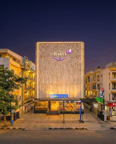 FabHotel Berry's
